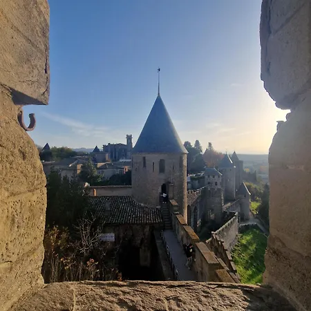 Daire Ma Pierre A L'edifice, Face A La Cite Vue Sublime, Avec Terrasse *